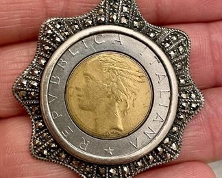 Item 164:  Sterling Pin/Pendant with 1988 Italian REPVBBLICA ITALIANA L.500 Coin:  $75