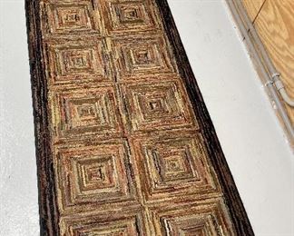 Item 280:  Runner with Brown Border:  $45