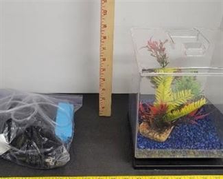 Betta fish tank w/accessories