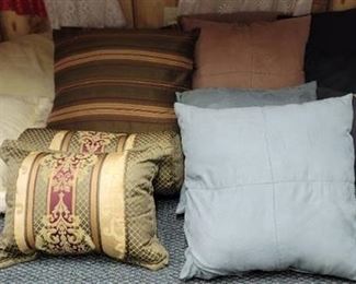 Large lot of throw pillows