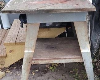 Metal table saw stand