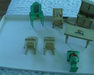 ORPHAN ANNIE WOOD DOLL FURNITURE        better coming