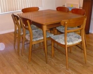 VINTAGE MODERN DINING SET WITH 6 CHAIRS AND LEAVES
