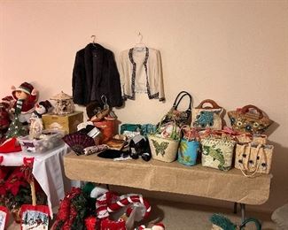 Lots & lots of purses!!