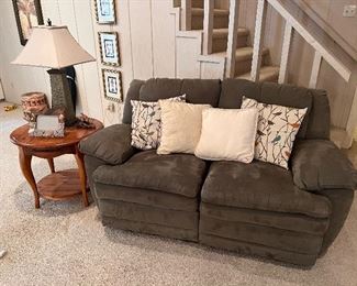 Reclining Loveseat 