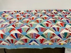 Lovely Antique Quilt with fan design 