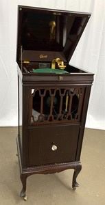 Beautiful working antique Edison Disc Phonograph Model A200 & 25 Edison Records included