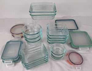 Snapware 16 piece Pyrex Lidded Food Storage Container set