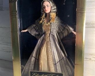 NIB The Elizabeth Taylor Collection, Cleopatra
This is the First the a Series of Elizabeth Taylor Collectable Dolls
Comes New in the Box
