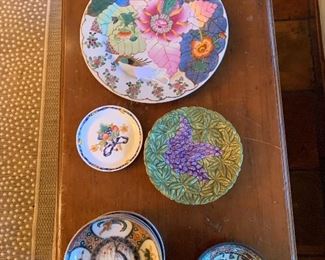 Tobacco leaf, Imari, great coffee table on wheels, cute rug