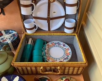 Cute picnic set...would make a great gift