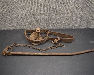 Vintage Rusty Oneida Victor Leg Hold Trap with Metal Stake | 9.5" L not including chain