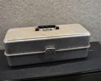 Vintage Aluminum Tackle Box | UMCO Corp. | 17.25"x6.25"x6.75"