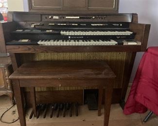 Hammond Phoenix organ...works!