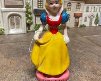RARE blonde Snow White Disney figurine. Walt Disney Productions WD-29 figurines, made in Japan.