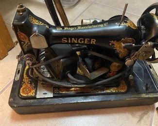 Vintage singer sewing machine 
