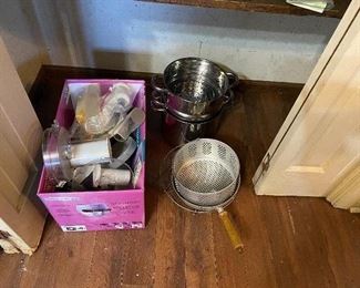 Strainers, Cuisinart with lots of parts!