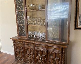 China cabinet 