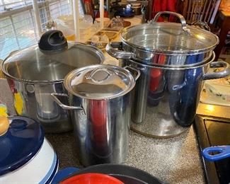 Aluminum pots with lids