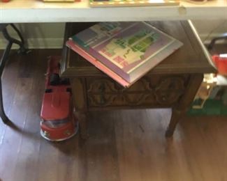 End table - more toys