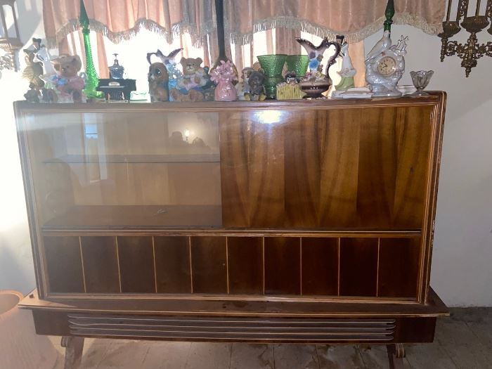 Kuba vintage entertainment center with tv, radio, bar