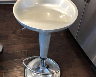 Grey Magis Bombo MCM style 360 degree swivel and lower and raise stools have 4 