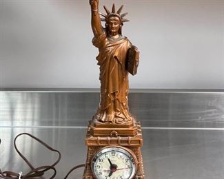 061 United Statue Of Liberty Clock
