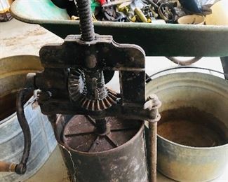 8 QT FRUIT CIDER WINE PRESS SAUSAGE STUFFER LARD