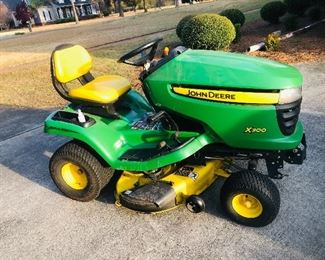 C300 42 inch cut John Deere mower
Very clean and well maintained with approximately 400 hours