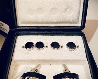 Mont Blanc cuff links and Studs steering and onyx. 