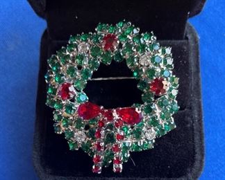 Christmas wreath rhinestone pin $5