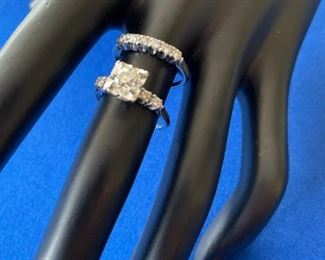 Vintage 18kt 2-piece ring set with .70ct European cut center diamond. $1,100, Size 6.5, 10% off