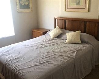 Bedroom suit