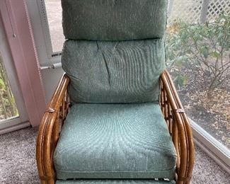 Rattan recliner 