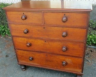 18TH CENTURY ENGLISH CHEST OF DRAWERS