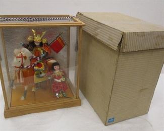 JAPANESE SAMURAI DOLL ON HORSE KYUGETSU DOLL WITH CASE AND SHIPPING BOX. 11.5" TALL