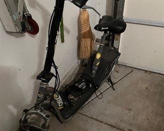 electric ezip 750 scooter with removable & adjustable seat