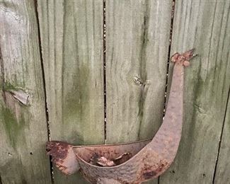 METAL ROOSTER PLANTER