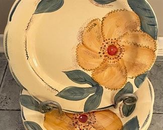 SCALLOPED FLORAL PLATES