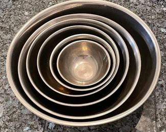 SET OF 6 STAINLESS STEEL BOWLS