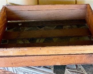 SMALL RUSTIC TRAY/CRATE