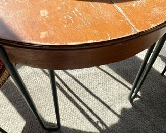 VINTAGE TABLE W/HAIRPIN LEGS, 2-CHAIRS