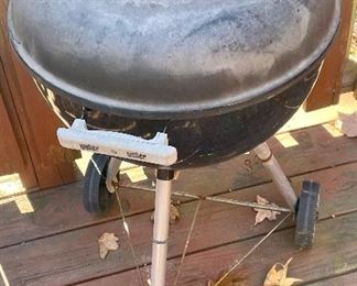 WEBER CHARCOAL GRILL W/COVER