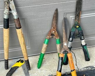 PRUNING AND TRIMMING TOOLS