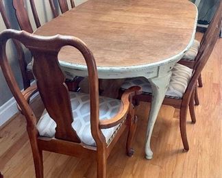 DININGROOM TABLE W/6-CHAIRS