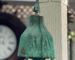 Vintage Paolo Soleri Bell Cosanti Arcosanti Cast Bronze Bell Windchime	Hang.  25 <br>Bell: 6 x 4.5 x 4	HxWxD

