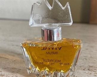 Vivre Perfume Mini Bottle	3in H	
