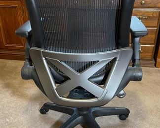 Bayside Furnishings Office Chair	40 x 24.5 x 23	HxWxD
