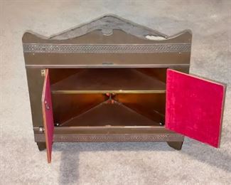Vintage Heavy Copper & Brass Clad  Corner Cabinet	15 x 17.5 x 19.5	HxWxD

