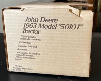 Ertl 5629 1/16 John Deere 1963 Model 5010 I Industrial Tractor Die Cast	Box: 6x12x7.5in	HxWxD
